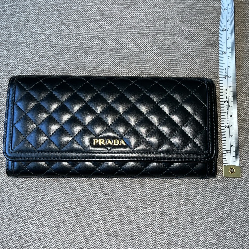 Prada Soft Calf Quilt Wallet-Authentic-EUC - Picture 13 of 14